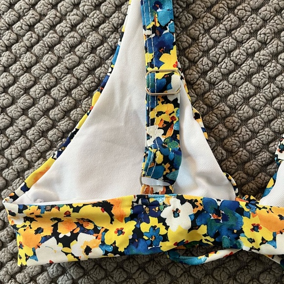 SHEIN Floral Bathing Suit - Picture 5 of 9